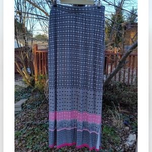 Lane Bryant Maxi Skirt~ Like new! Size 14/16 (Large) White, Black, & Hot Pink 💗